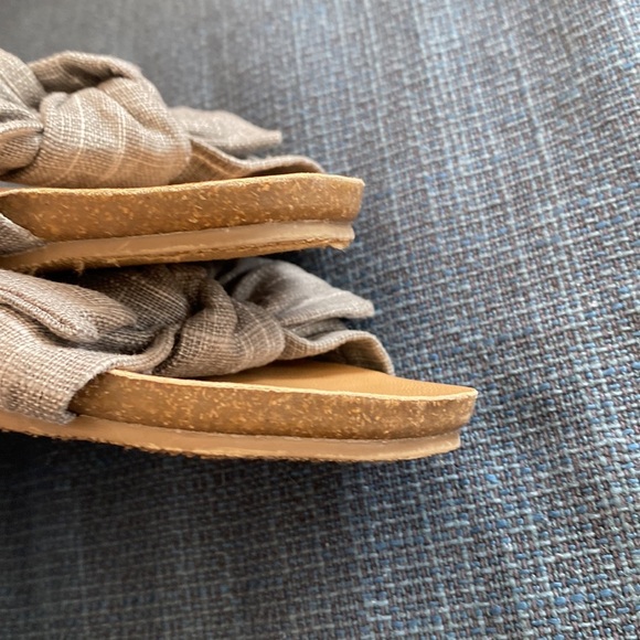 Blowfish Malibu Gray Bowtie Sandal Flats Size 8 - Picture 7 of 7